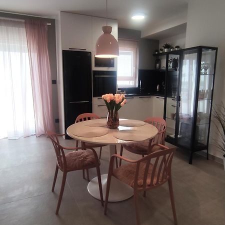 Rosie Apartment โปดสตรานา ภายนอก รูปภาพ